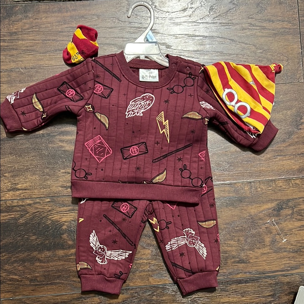 Harry Potter Maroon Baby Outfit with Hat and Socks